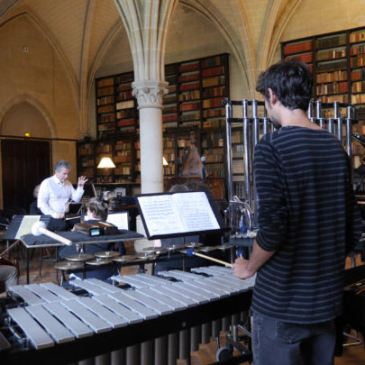 Académie Voix Nouvelles, répétition dans la Bibliothèque Henry & Isabel Goüin