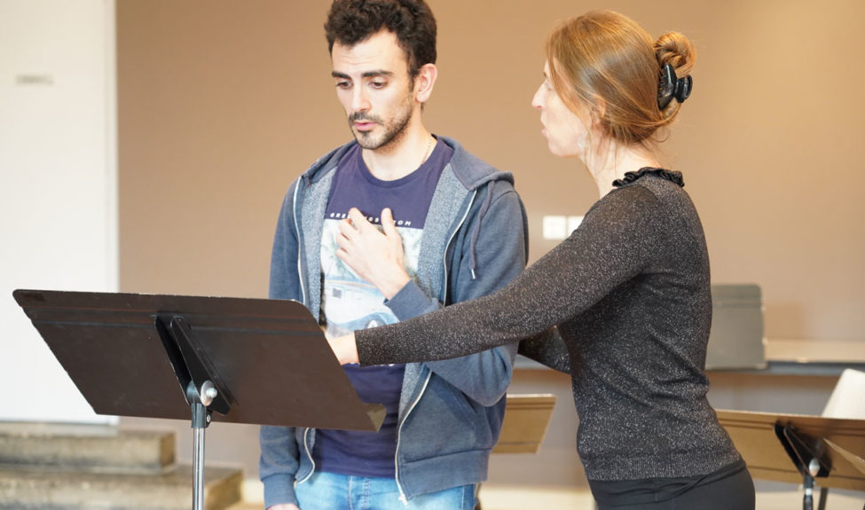 formation polyphonie : un chanteur avec Caroline Bardot