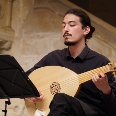 Rui Stähelin, viéliste du Miroir de musique