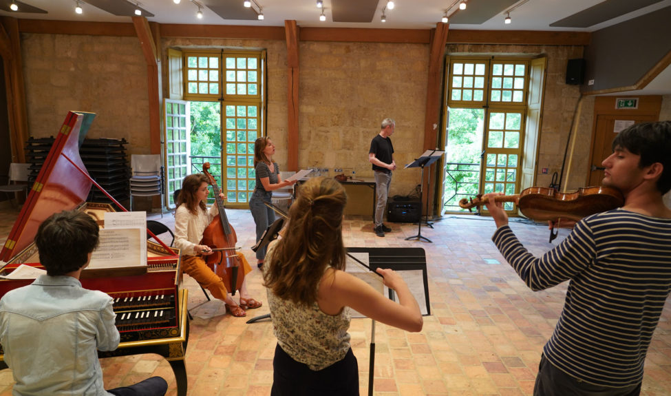 répétition dans la salle des charpentes