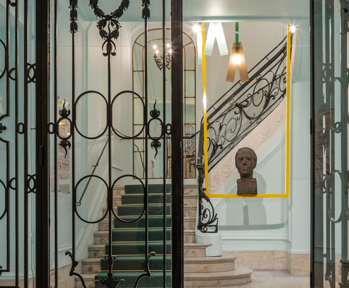 Hall d'entrée de la Bibliothèque musicale La grange-Fleuret à paris 8e