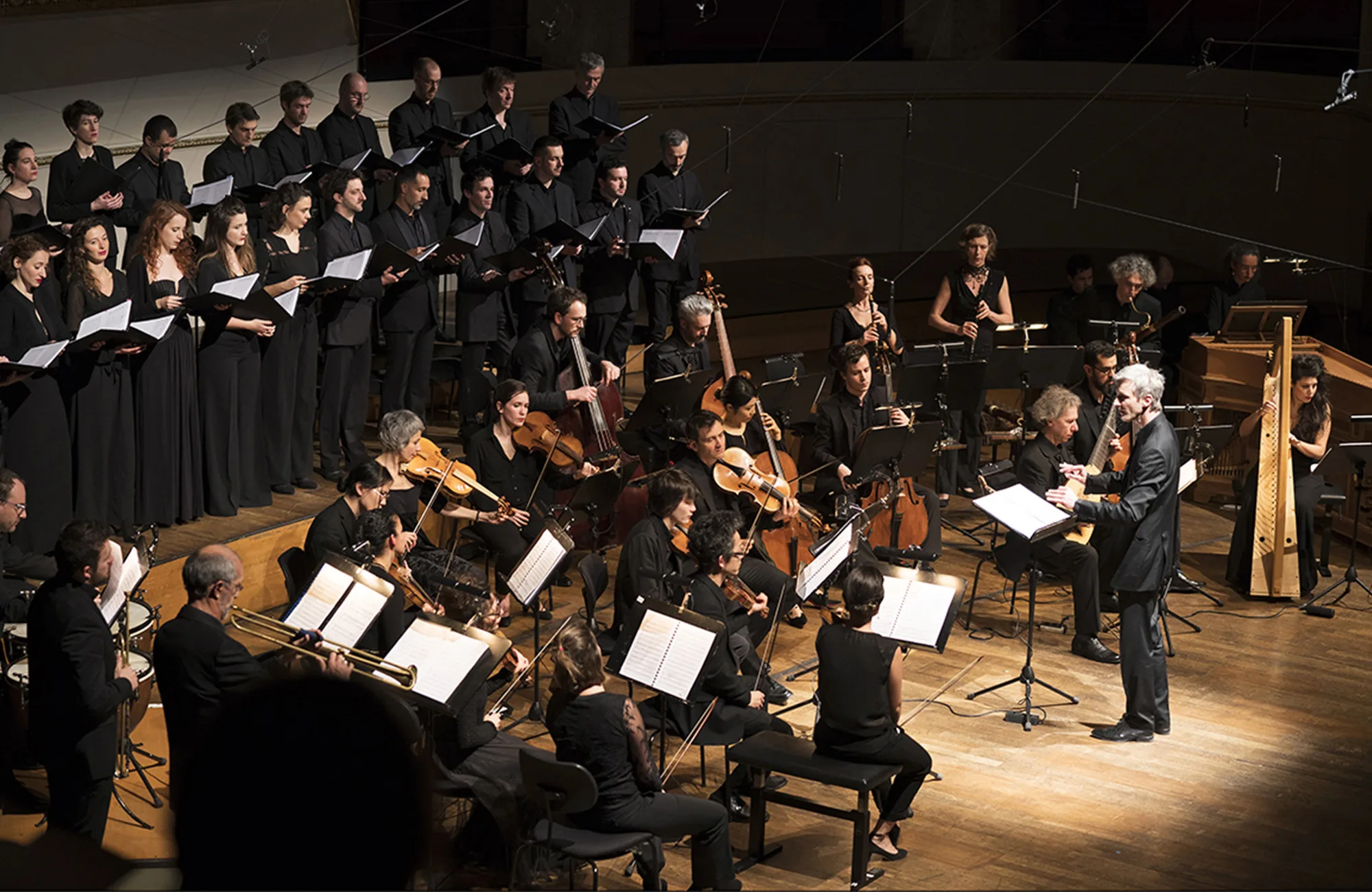 Musiciens et choristes jouent les noces royales de Louis XIV