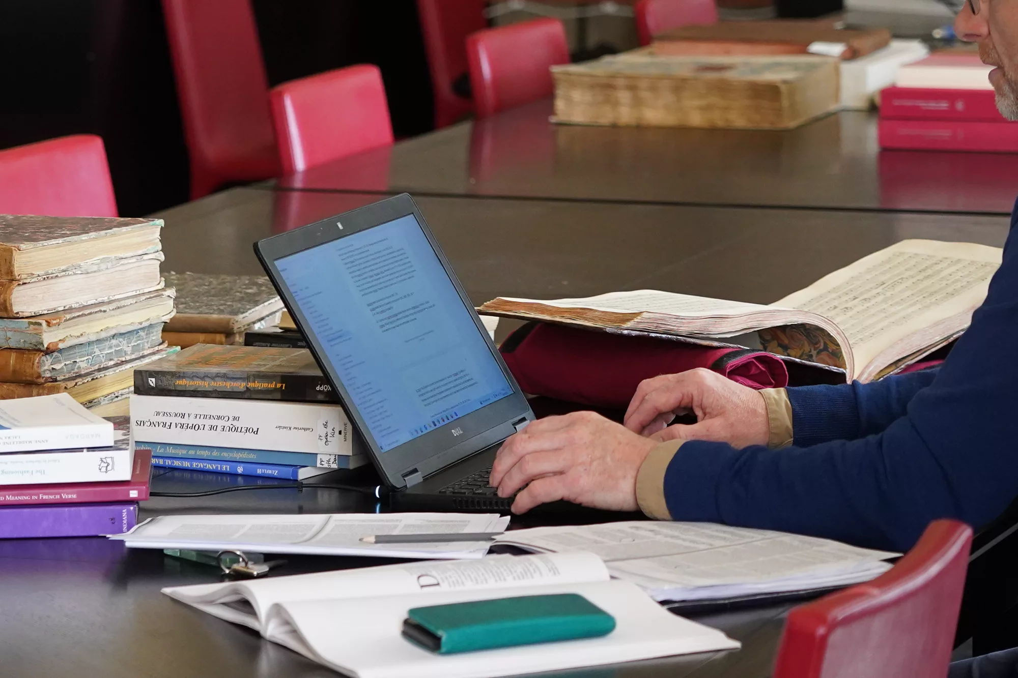 Chercheur en r&eacute;sidence d'&eacute;criture &agrave; l'abbaye de royaumont dans le val d'oise