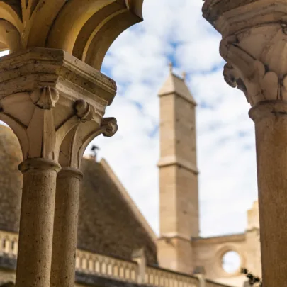 galerie du clo&icirc;tre de l'abbaye de royaumont dans le val d'oise