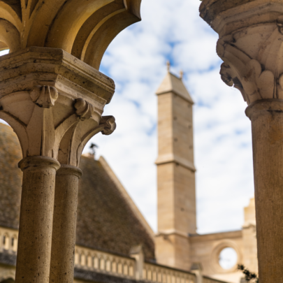 galerie du clo&icirc;tre de l'abbaye de royaumont dans le val d'oise