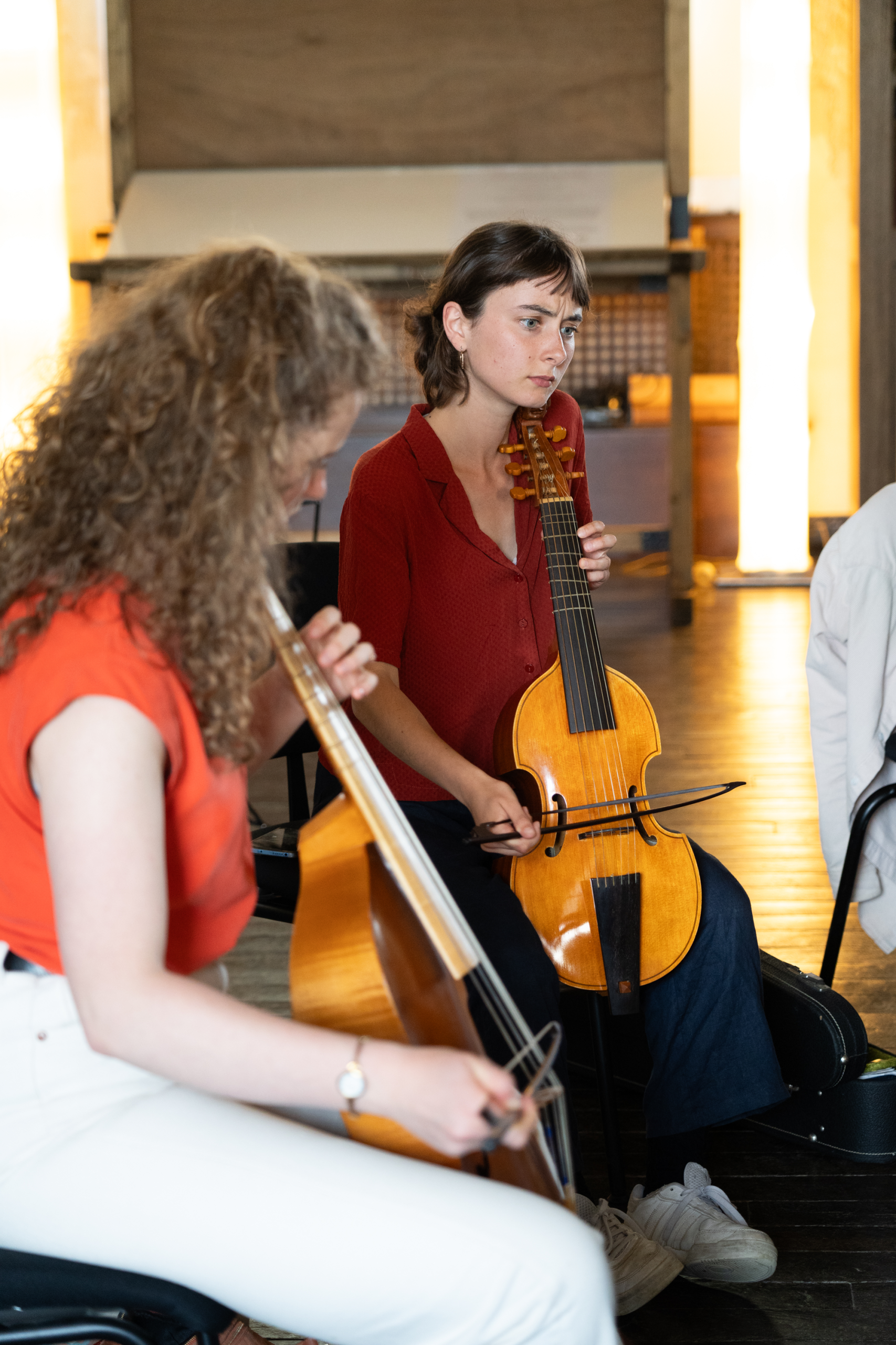 laur&eacute;ates de la fondation royaumont, lors d'une session de formation professionnelle &agrave; l'abbaye de royaumont dans le val d'oise