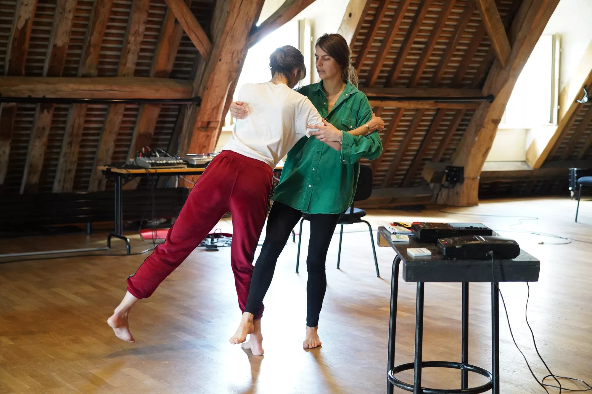 L'artiste Flora Gaudin en r&eacute;sidence incubateur &agrave; l'abbaye de royaumont dans le val d'Oise