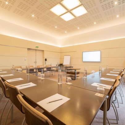 salle de r&eacute;union pour un s&eacute;minaire &agrave; l'abbaye de royaumont dans le Val d'Oise