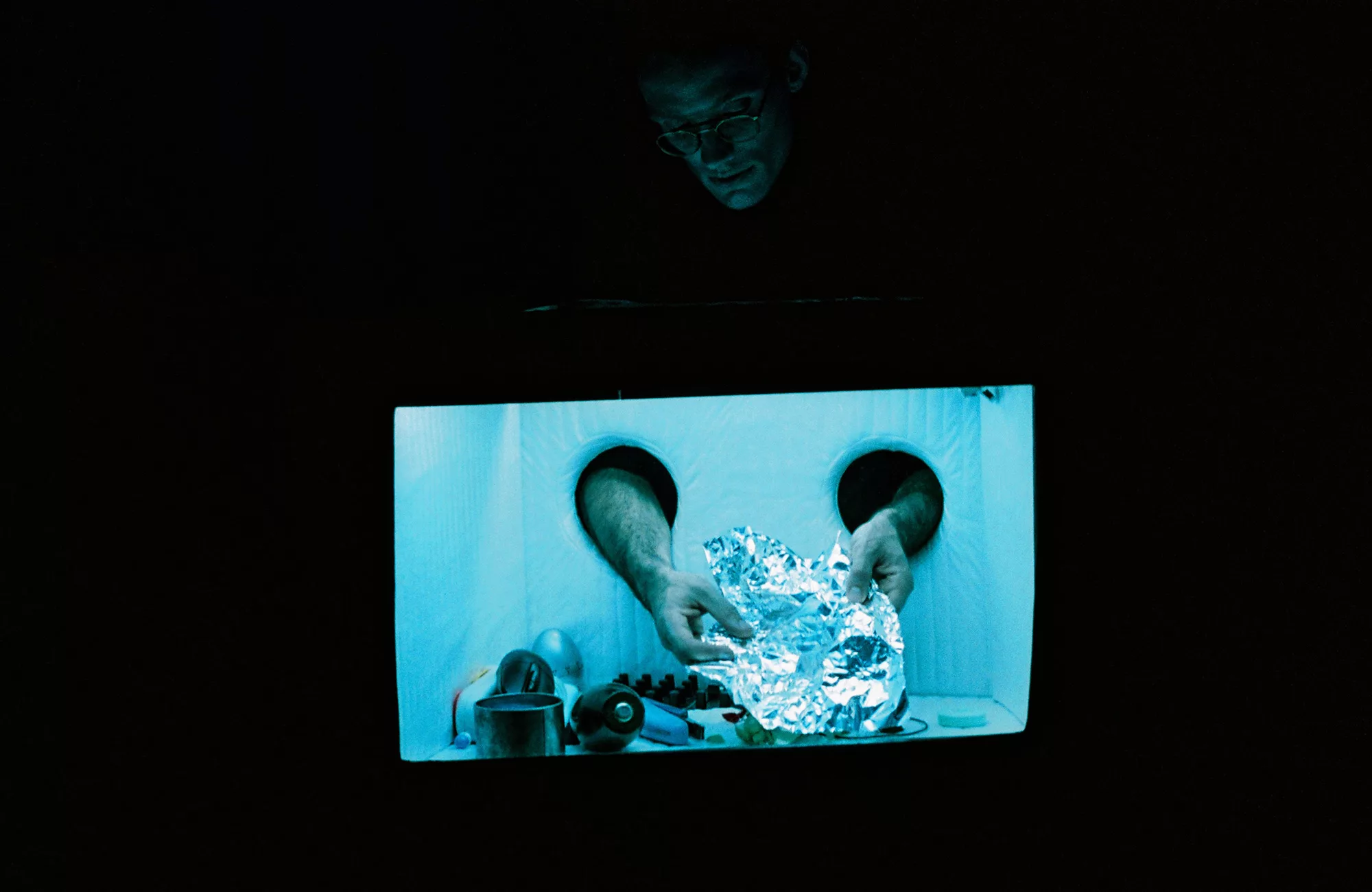 Le bruiteur qui est au coeur du spectacle de Rebecca Journo