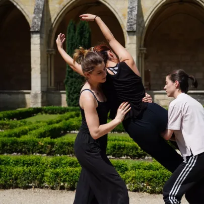Formation en &eacute;t&eacute; pour les artistes chor&eacute;graphes performers auteurs interpr&egrave;tes &agrave; l'abbaye de Royaumont