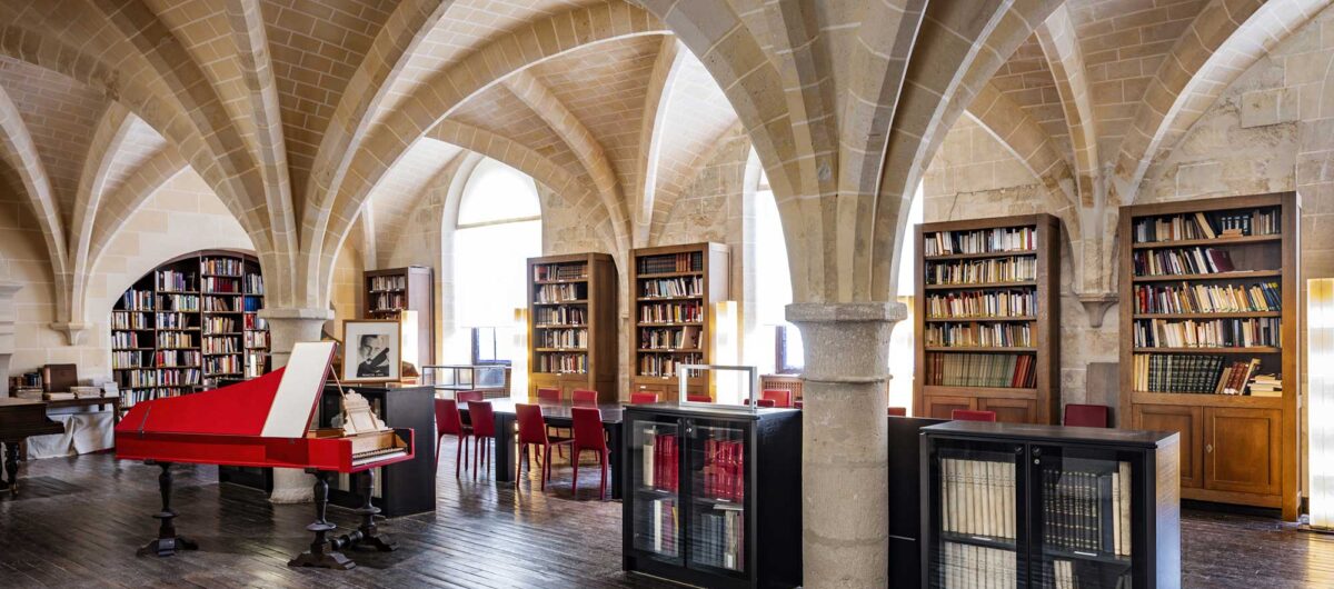 A l'intérieur de la Bibliothèque musicale François Lang