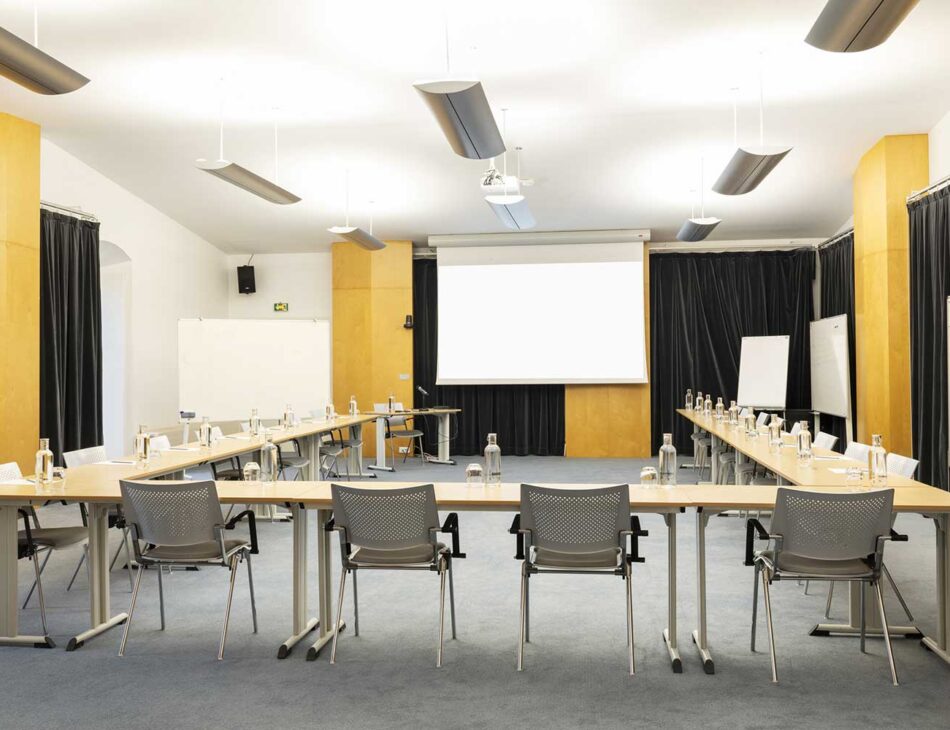 Votre s&eacute;minaire &agrave; Royaumont, dans une salle de r&eacute;union