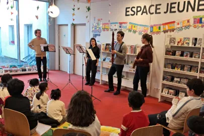 Concert dans une médiathèque